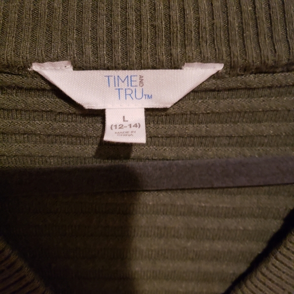 Time and Tru olive green sweater - Picture 3 of 3